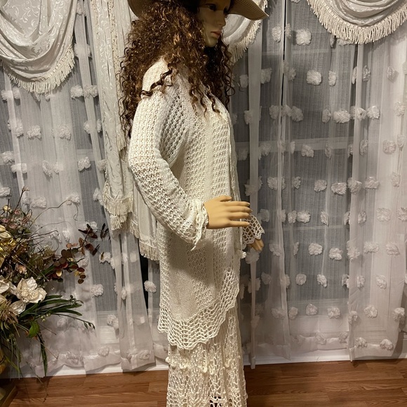 Slonl Crochet Coverup - Picture 2 of 3